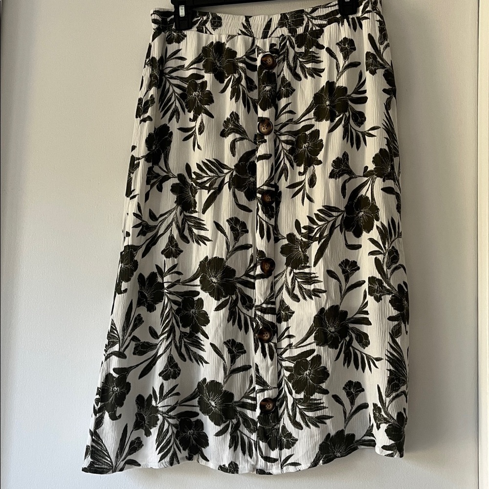 Apt. 9 Green and White Floral Skirt